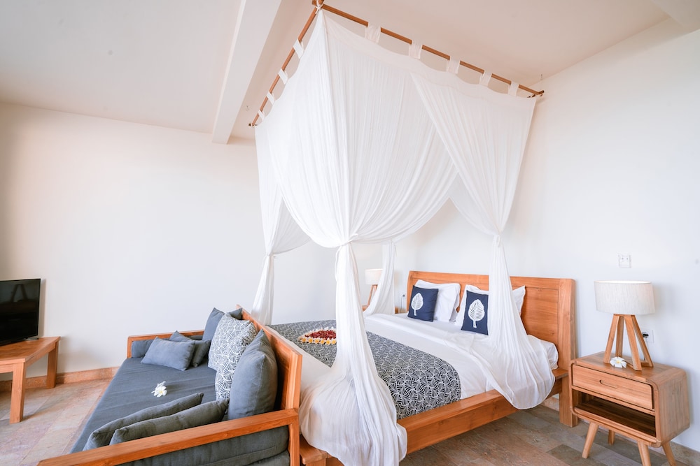 Honeymoon Villa, 1 King Bed, Ocean View photo 2