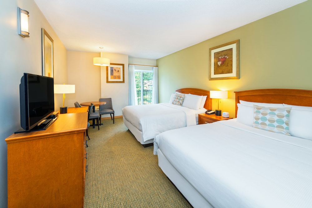 Deluxe Room, 2 Queen Beds