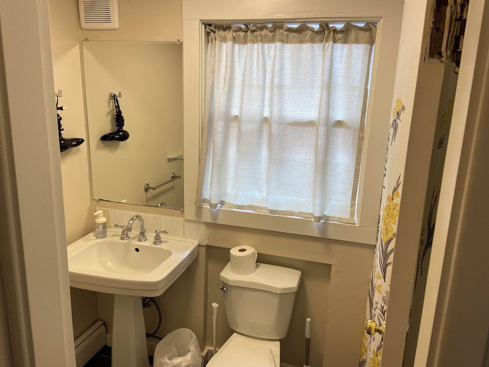 Suite, 1 Double Bed, Kitchenette, Private Bathroom