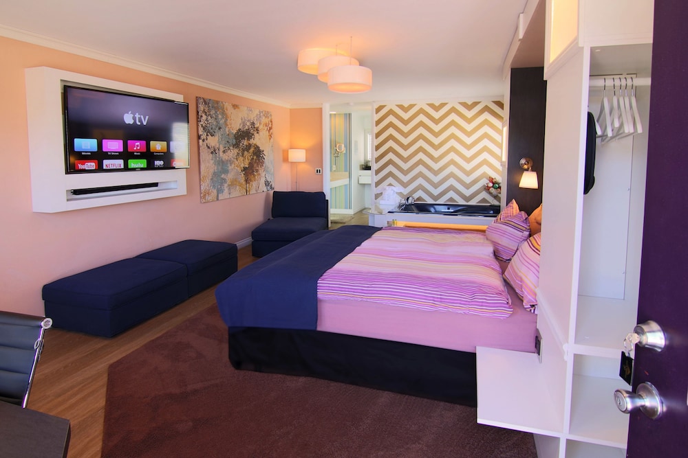 Romantic Room with AC/ Heating & Spa