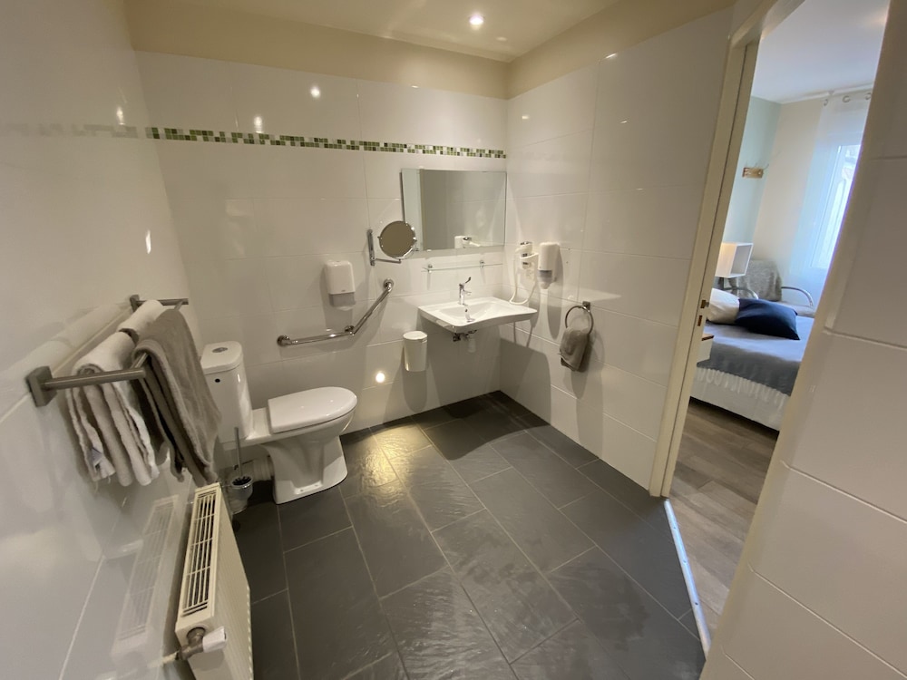 Classic Double Room, Accessible photo 2