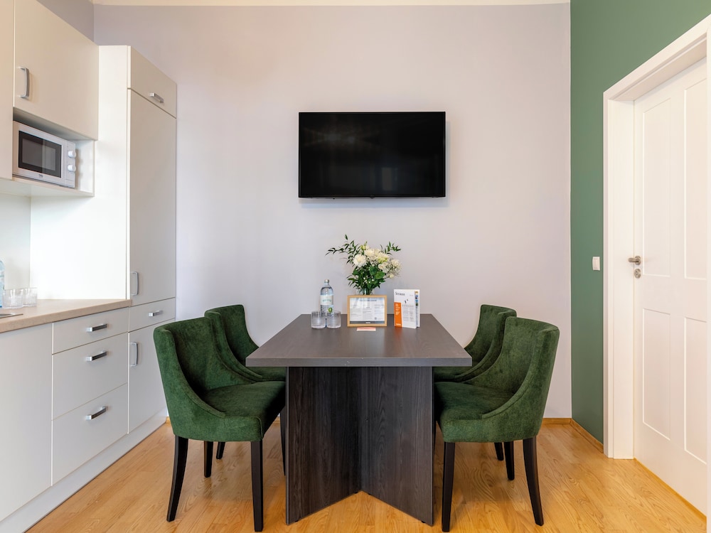 Extra Large 1 Bedroom Apartment with Sofa Bed