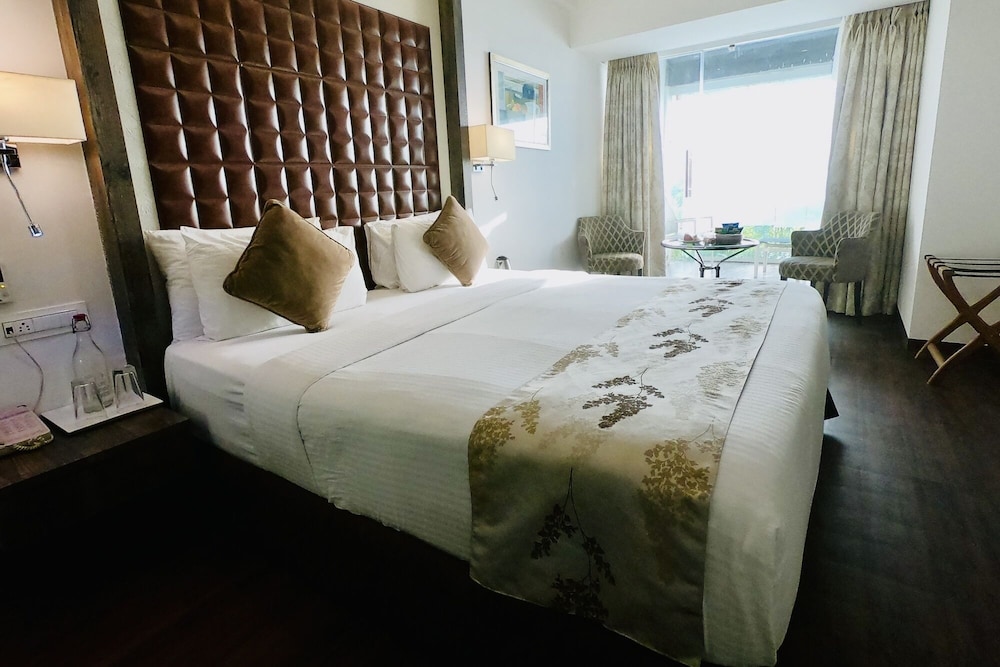 Deluxe Room, 1 Double Bed, City View photo 1