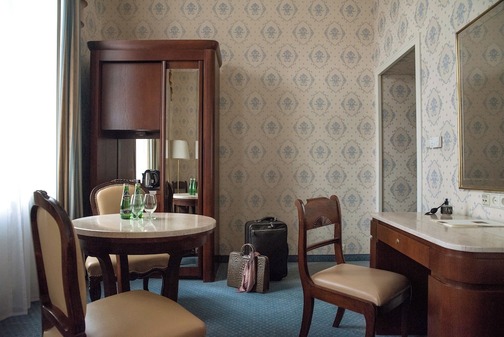 Business Room - Photo 4