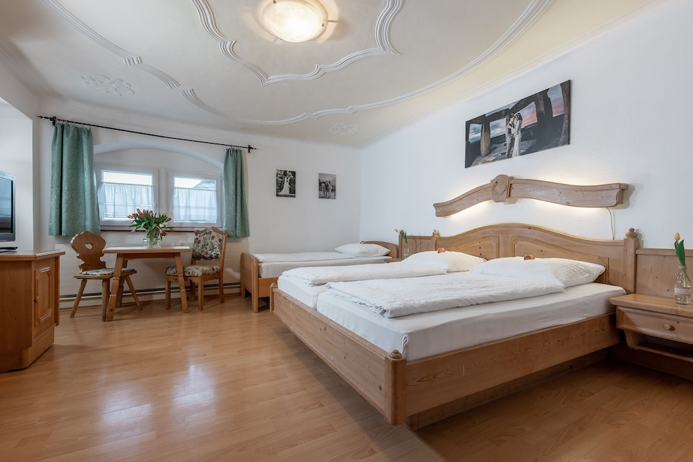 Standard Triple Room, Ensuite - Photo 1