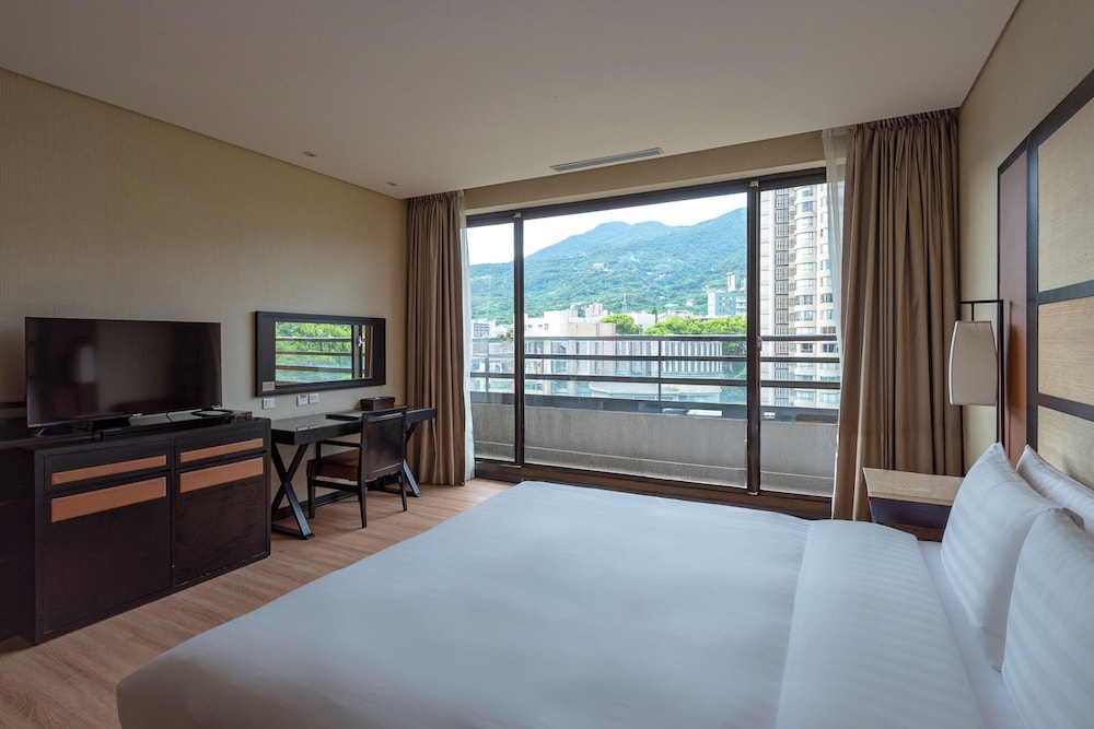 Deluxe Double Room, Balcony, Park View photo 2
