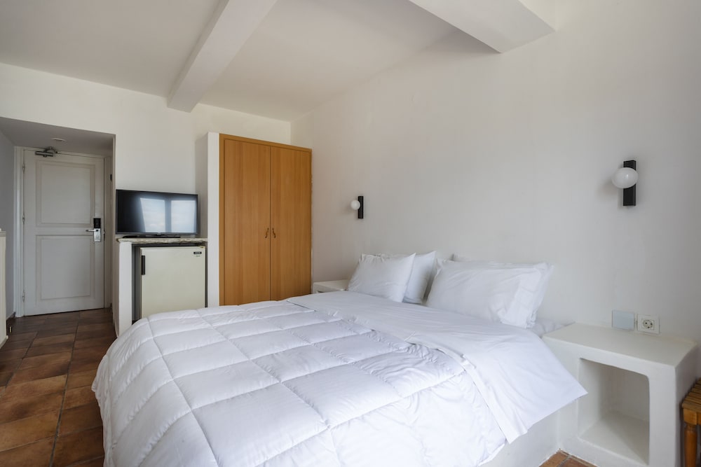 Standard Double or Twin Room, Sea View photo 2