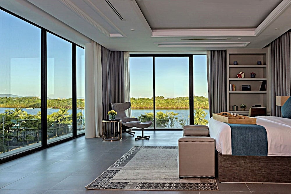 Junior Suite, Pool View - Photo 6