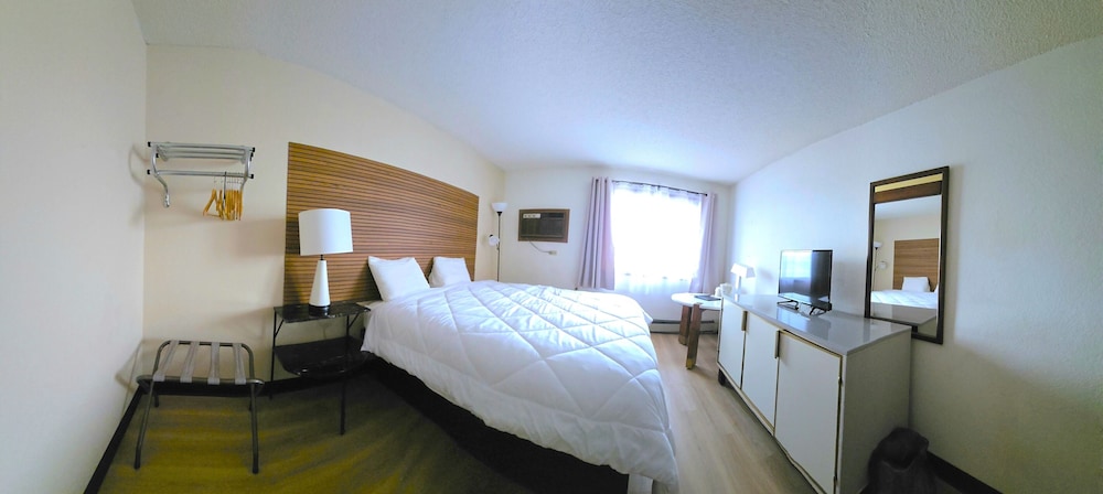 Standard Room, 1 King Bed photo 2