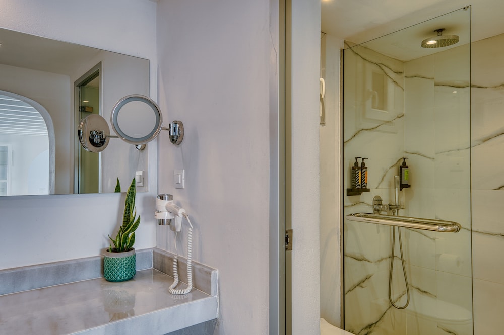 Junior Suite with Private Pool photo 2