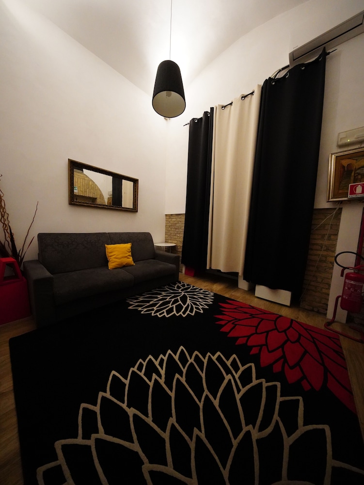 Deluxe Studio Suite photo 2