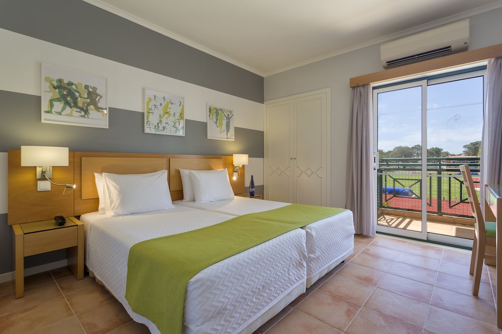 Apartment, 1 Bedroom, Pool View (1 adult) - Photo 3