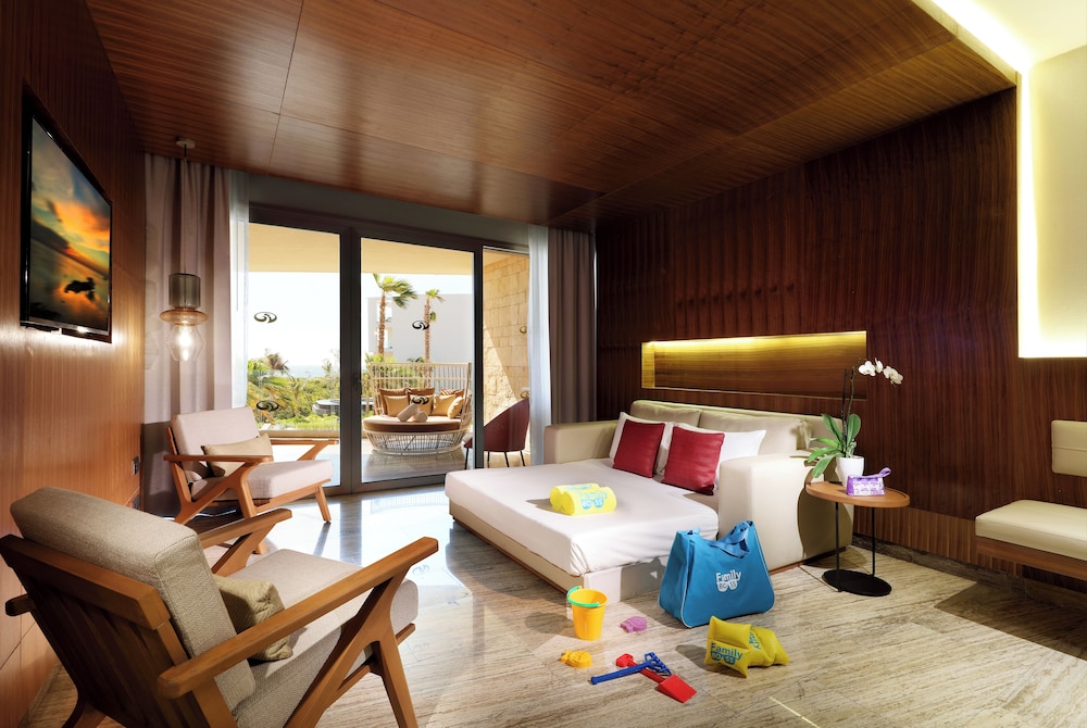 Family Selection Junior Suite Pool Access Beachside