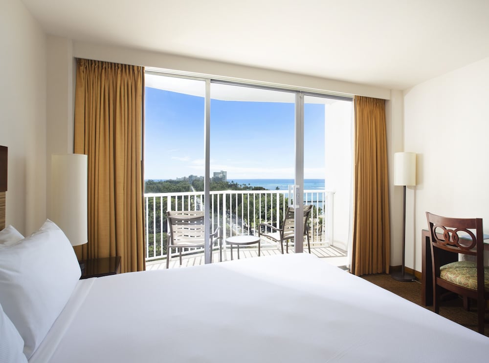Room, 1 King Bed, Ocean View (Accessible) - Photo 3