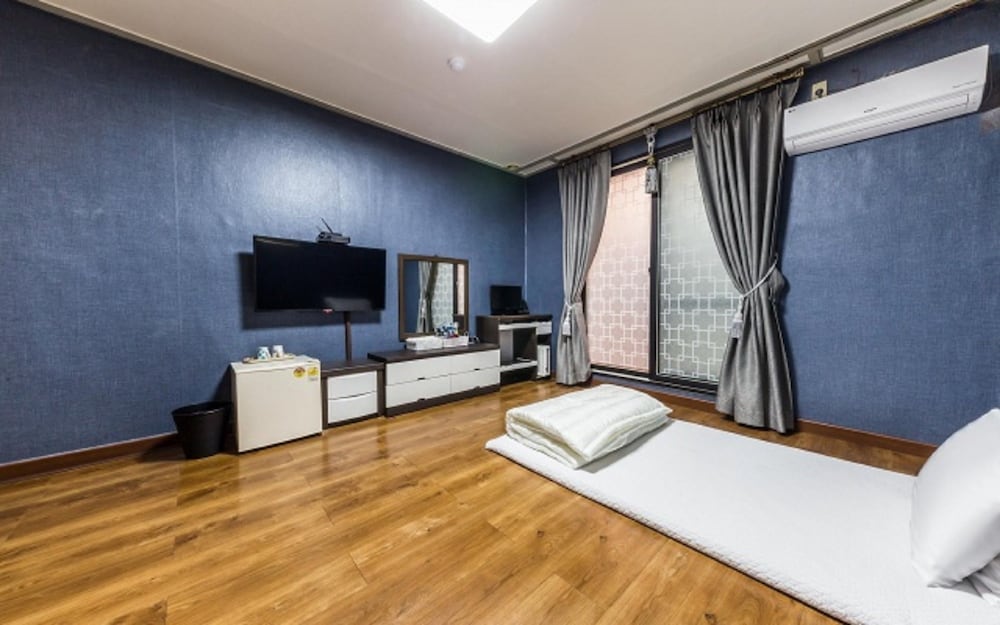 Traditional Room photo 3