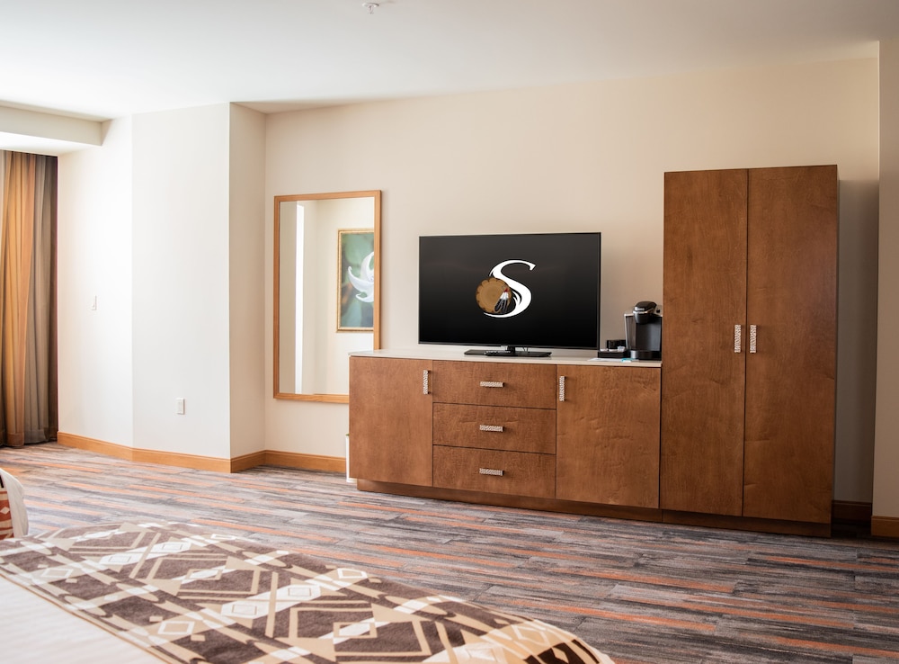 Deluxe Room, 2 Queen Beds, Accessible photo 3