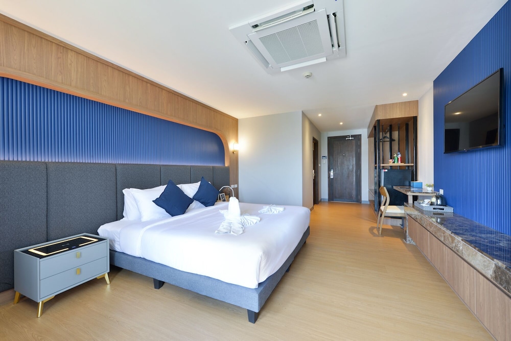 Executive Room - Photo 14