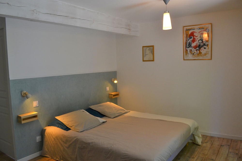 Double Room, 1 Queen Bed photo 3