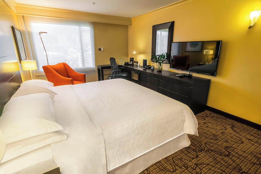 Club Room, 1 King Bed photo 2