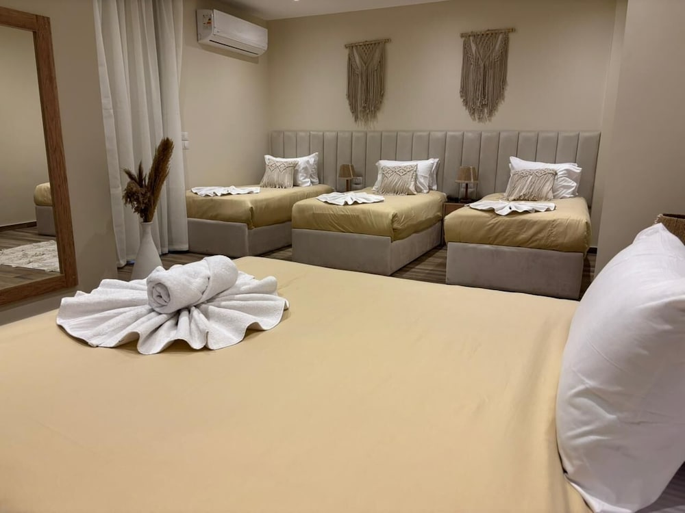 Deluxe Quadruple Room photo 1
