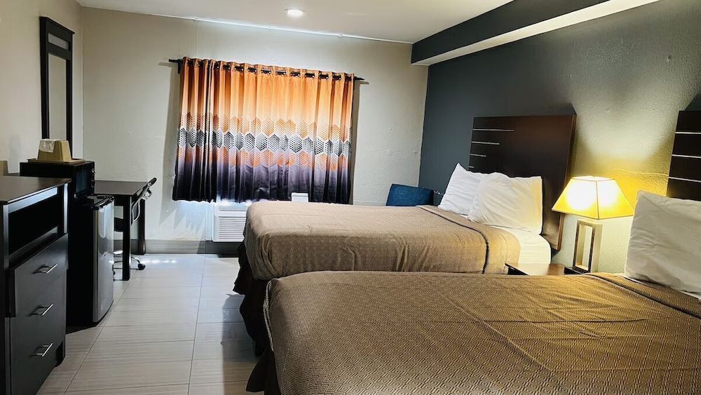 Room, 2 Double Beds, Non Smoking - Photo 10