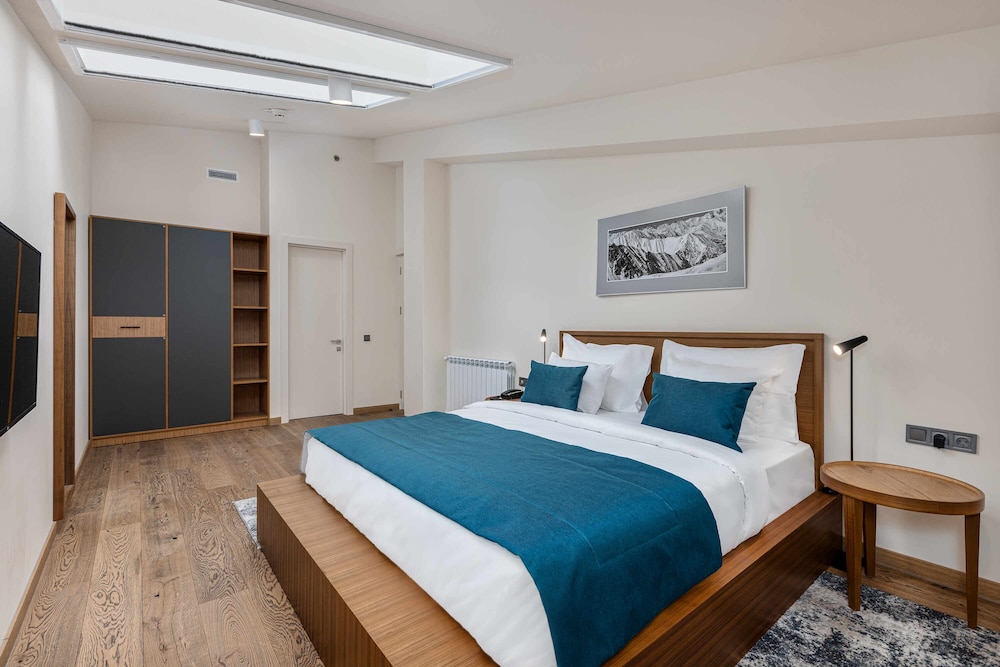 Suite - Photo 6