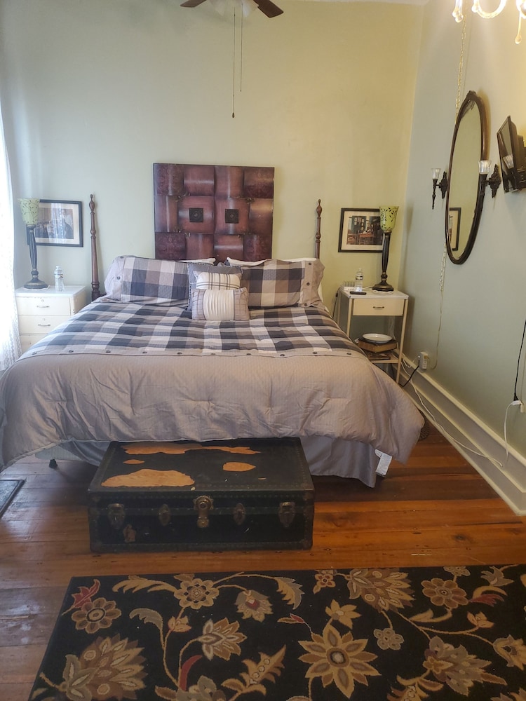 Room (Dr. Hall Room) photo 1