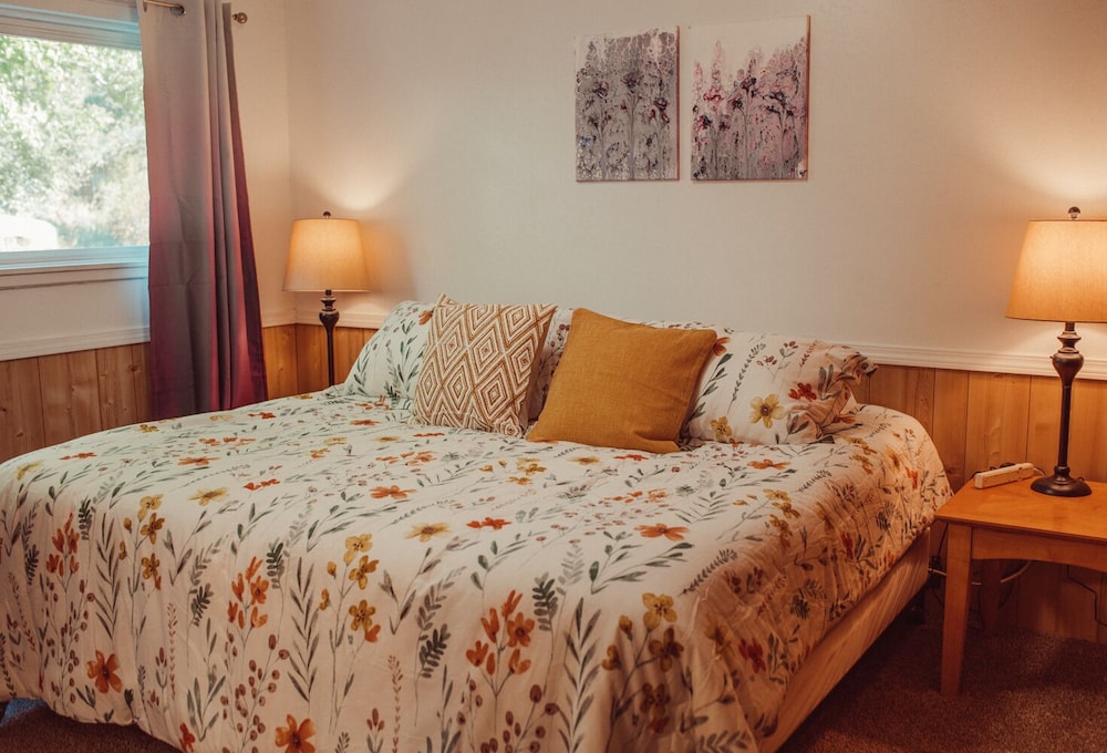 Standard Suite, 1 Bedroom, Partial Ocean View