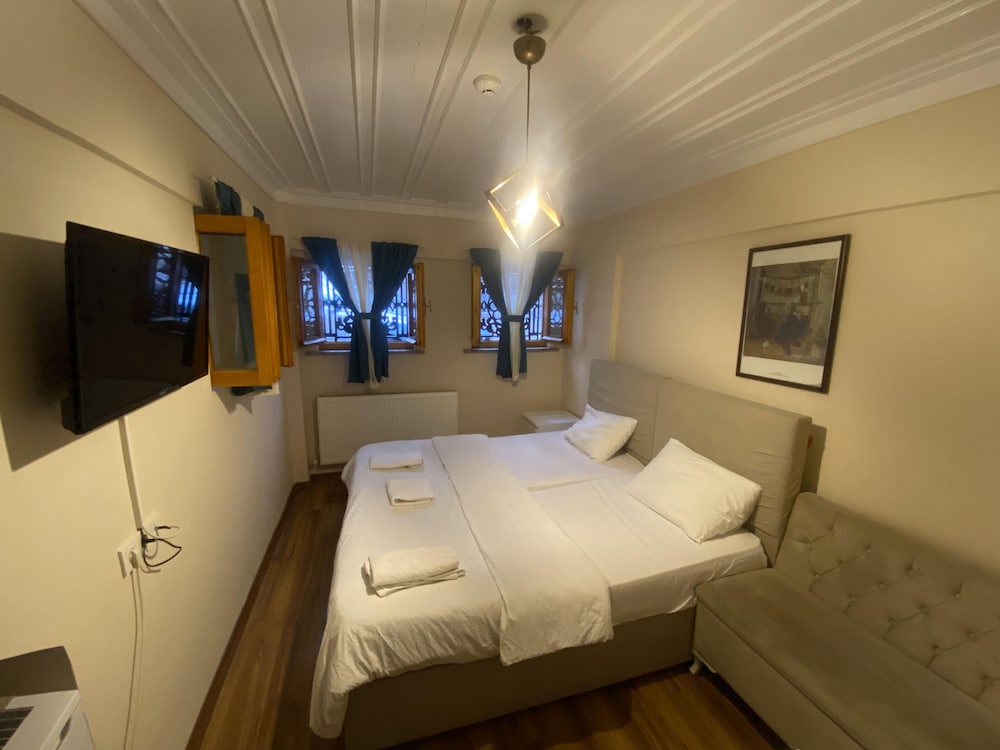 Economy Double or Twin Room photo 3