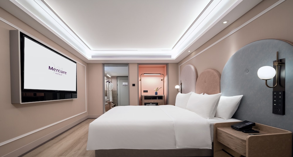 Superior Double Room, City View