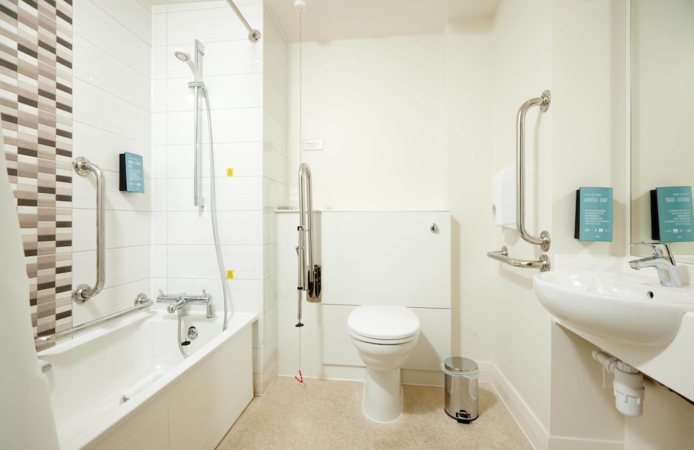 Accessible Double Room photo 2