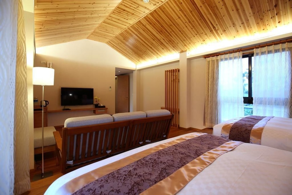 Quadruple Room, Mountain View photo 2