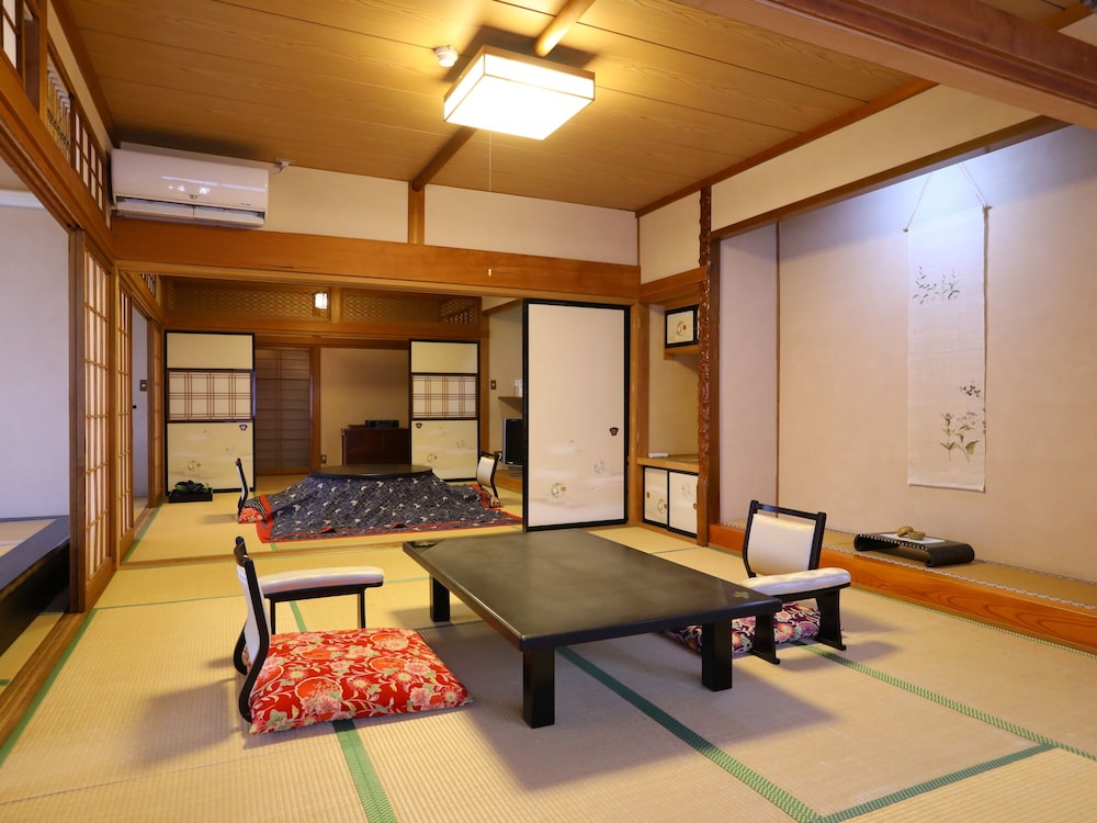 Deluxe Room, Non Smoking, Private Bathroom