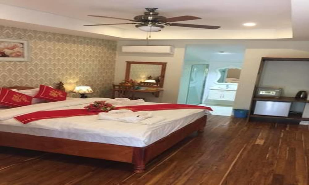 Deluxe Double Room with Balcony River View photo 2