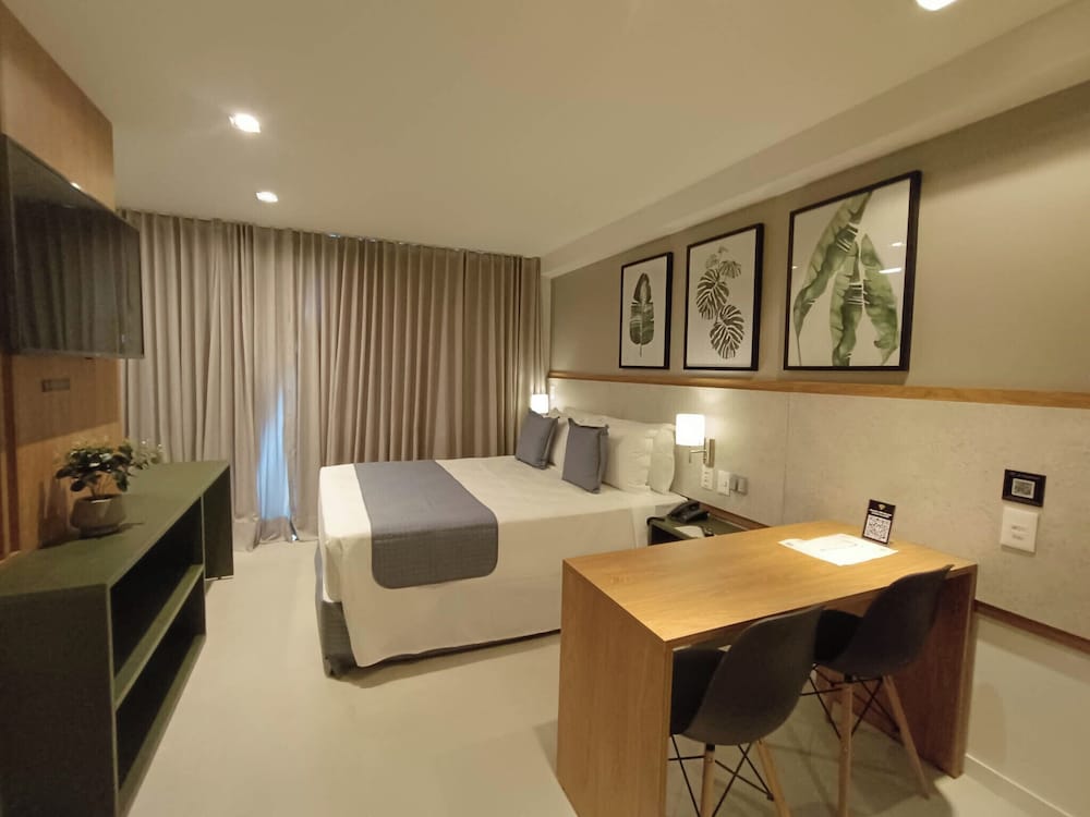 Superior Triple Room, Multiple Beds, City View photo 2