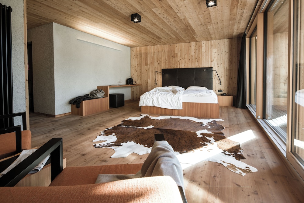 Deluxe Suite, 1 Double Bed, City View, Annex Building photo 1