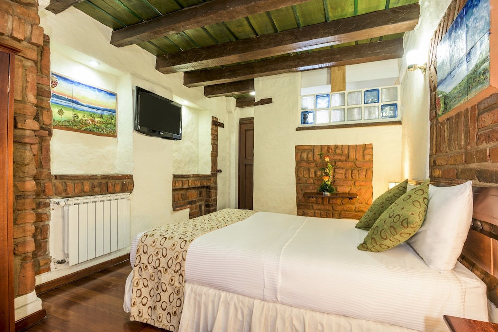 Double Room - Photo 5