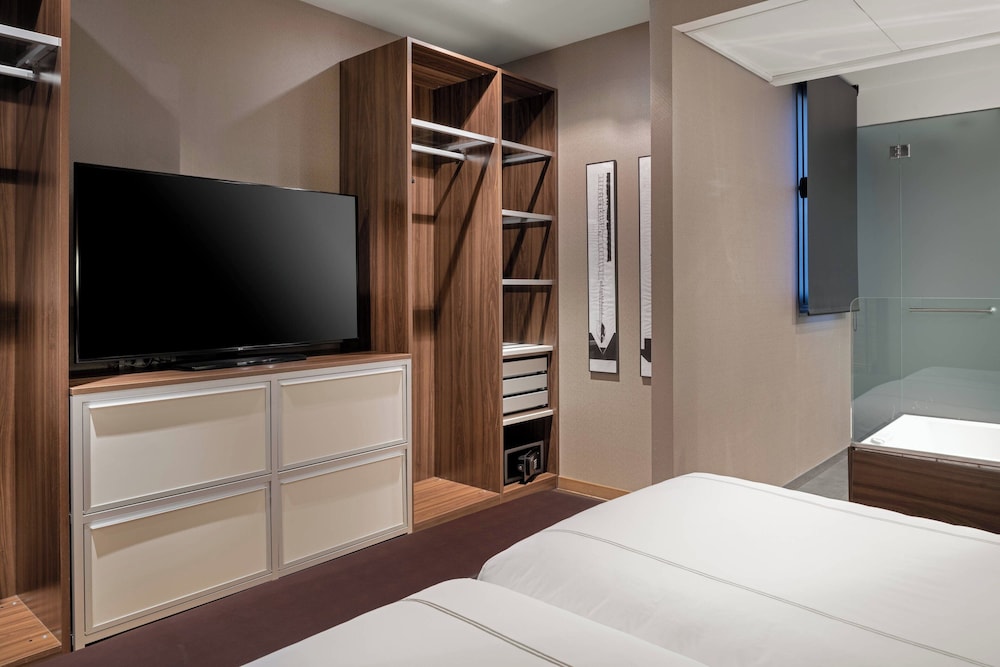 Suite, 1 Bedroom, Mountain View photo 2