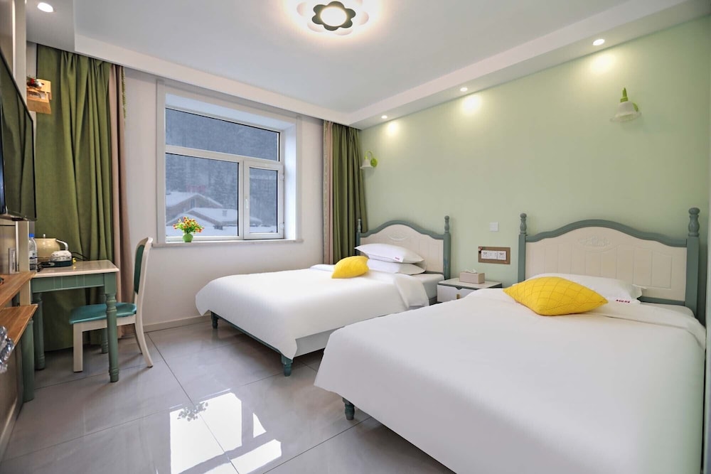 Luxury Suite, Hill View
