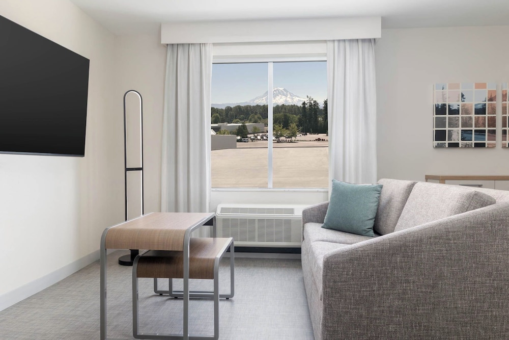 Studio, 1 King Bed, Accessible, Mountain View (Hearing)