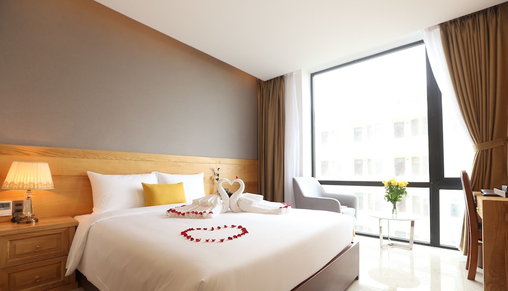Deluxe Double Room, Partial Ocean View photo 3