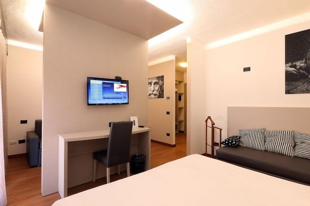Triple Room photo 2