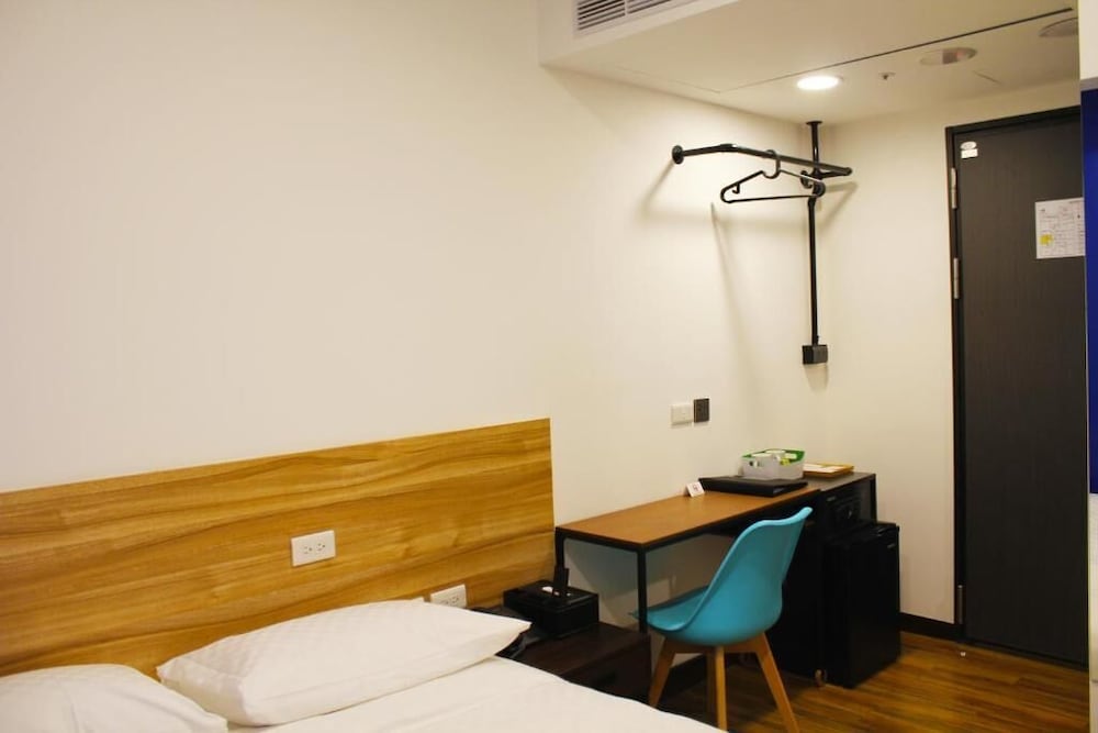 Standard Double Room, No Windows