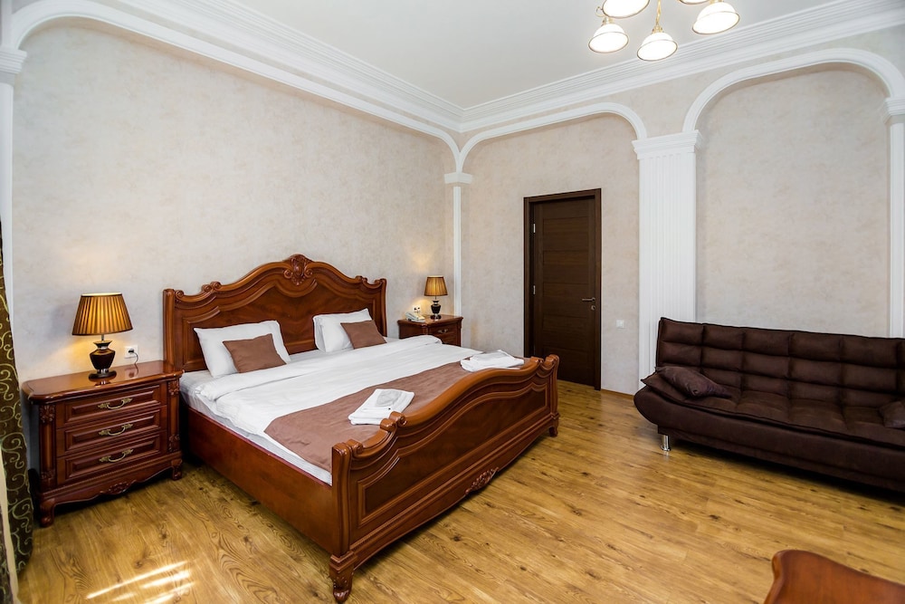 Classic Double Room, 1 King Bed with Sofa bed photo 1