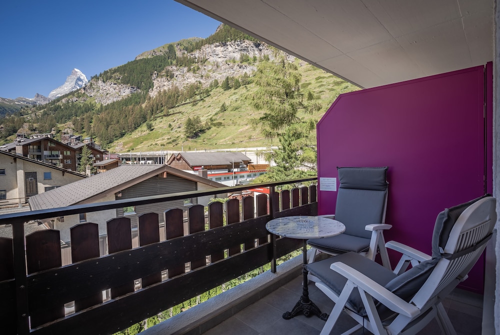 Double room with Matterhorn view photo 3
