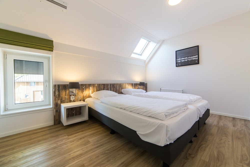 Exclusive Townhome, 2 Bedrooms, Jetted Tub (Hofstede Wellness) photo 2