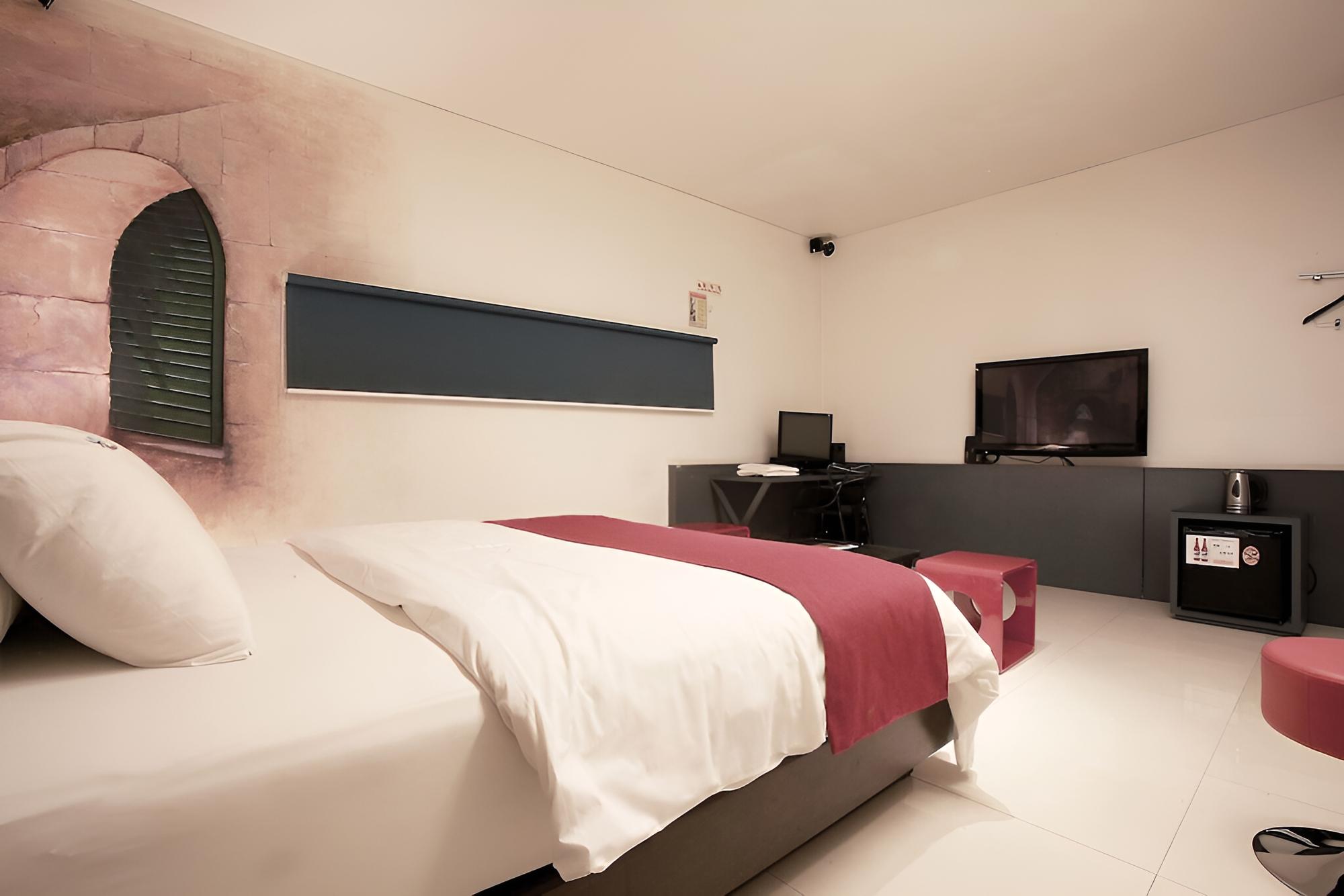 Room (Standard room (Netflix available)) - Photo 1