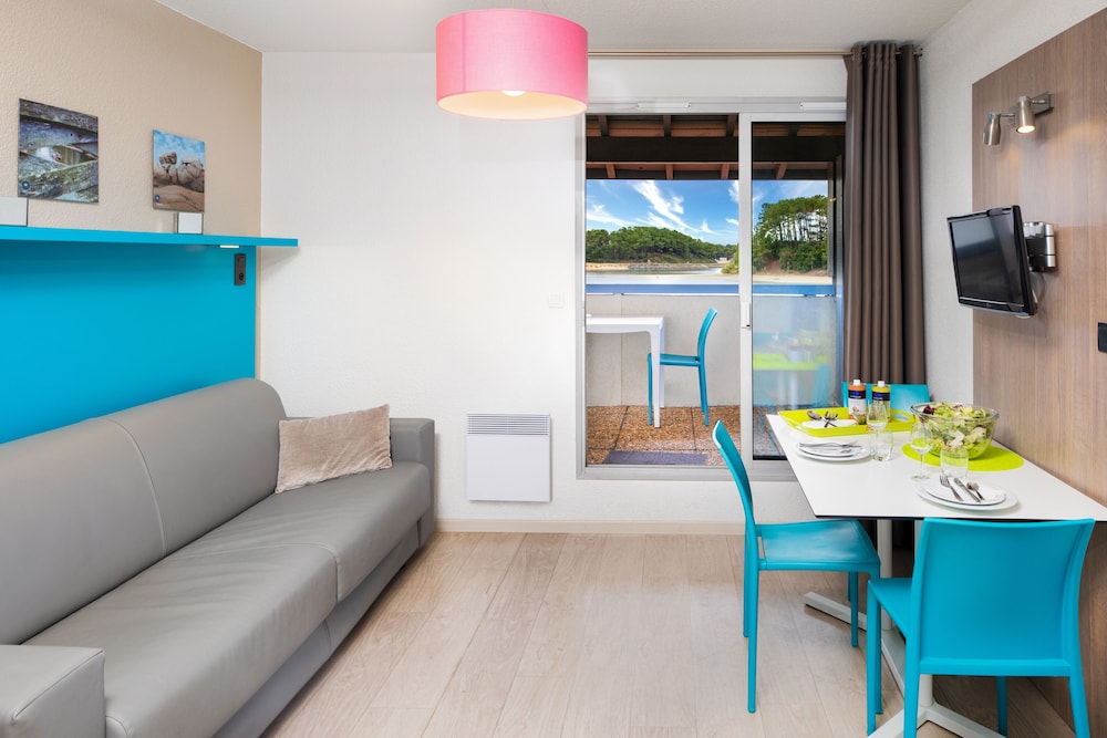 Apartment, 2 Bedrooms for 6, Lake View - Photo 14