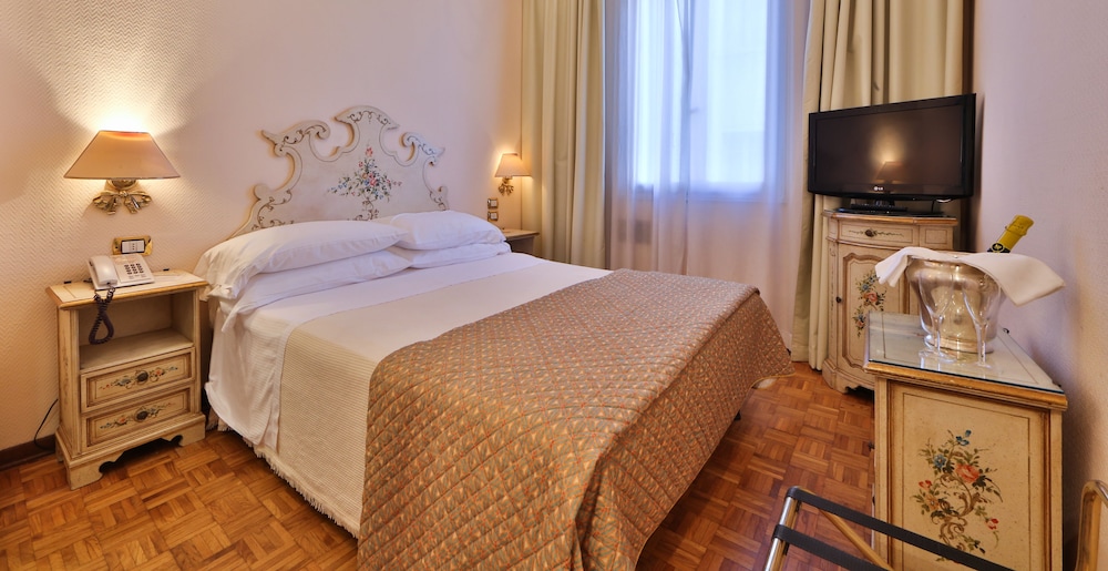 Classic Double or Twin Room