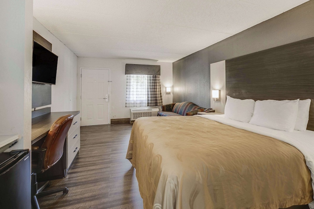Room, 1 King Bed, Accessible, Non Smoking - Photo 2